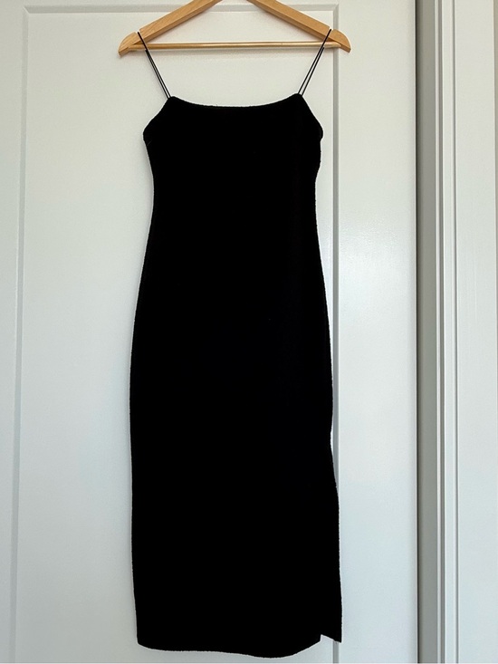 Astr Dresses & Skirts - Astr Black Spaghetti-Strap Midi Slip Dress